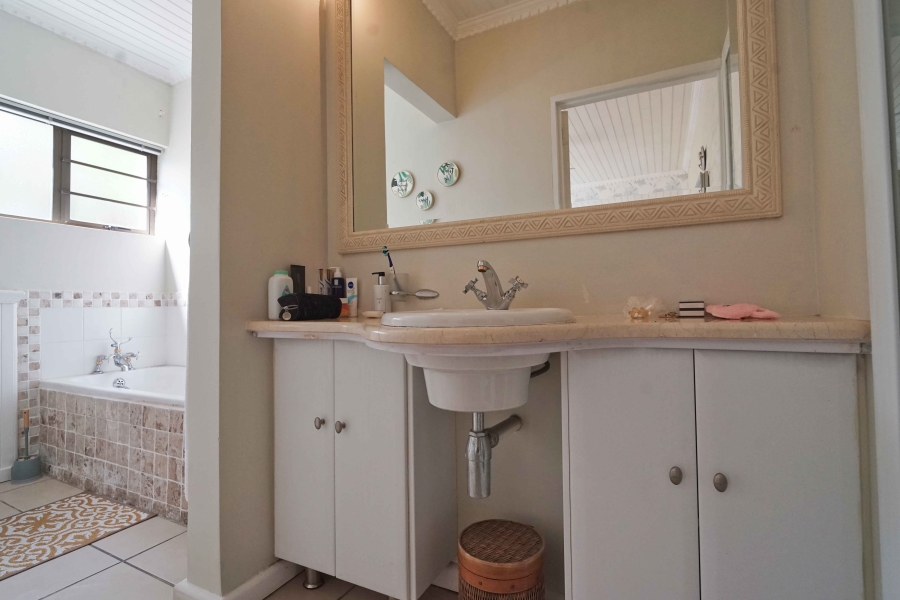 8 Bedroom Property for Sale in Vincent Eastern Cape